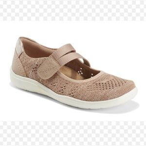 Earth Origjns Mary Janes size 8.5